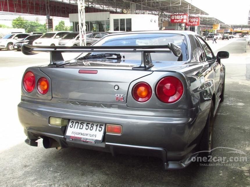 Nissan skyline 2010