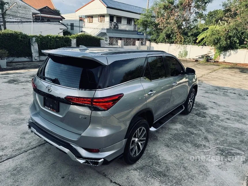 2017 Toyota FORTUNER V SUV