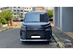 2022 Toyota Voxy 2.0 MPV