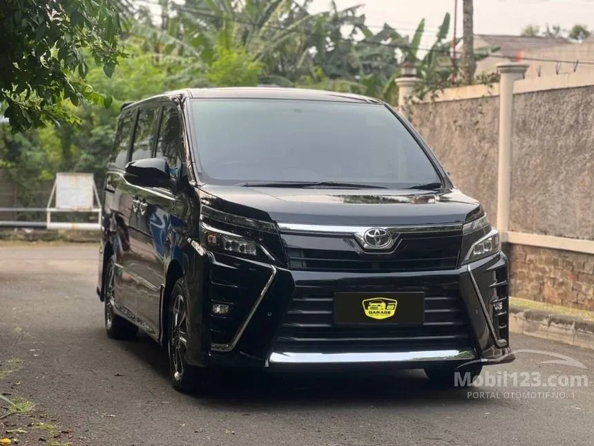 2018 Toyota Voxy MPV