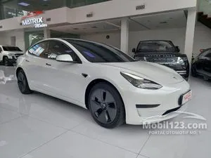 2021 Tesla Model 3 Standard Range Plus Sedan