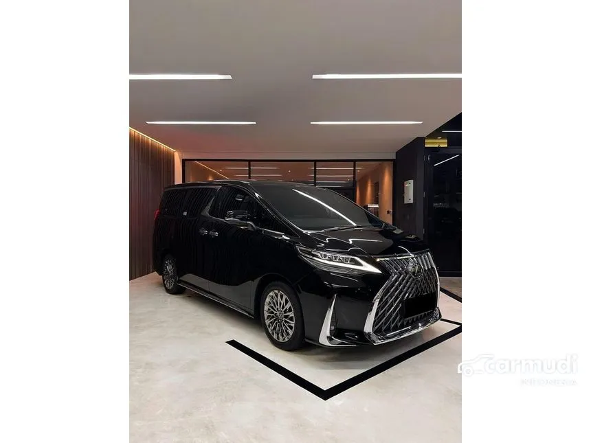 2020 Lexus LM 350 7 Seater MPV