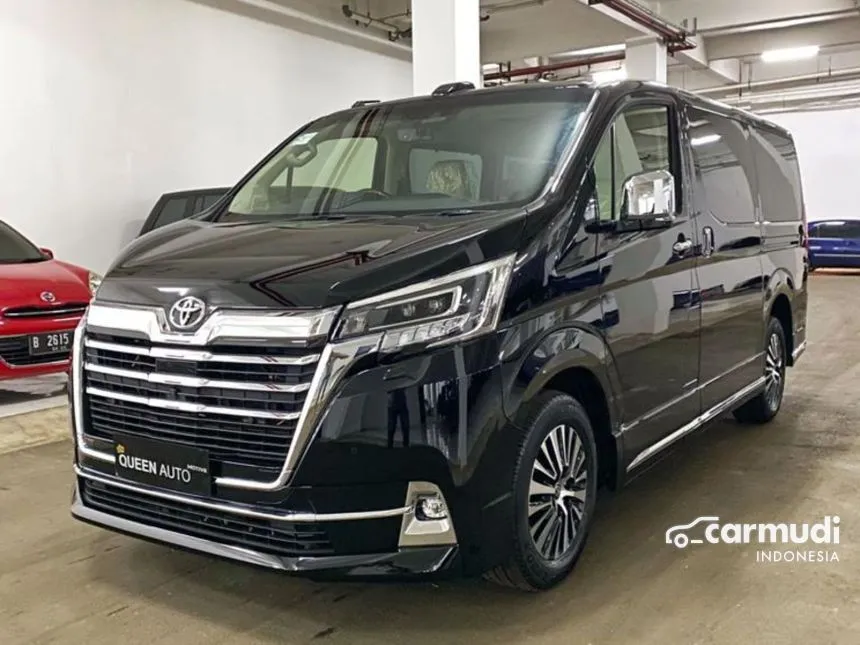 2023 Toyota GranAce Premium Van Wagon