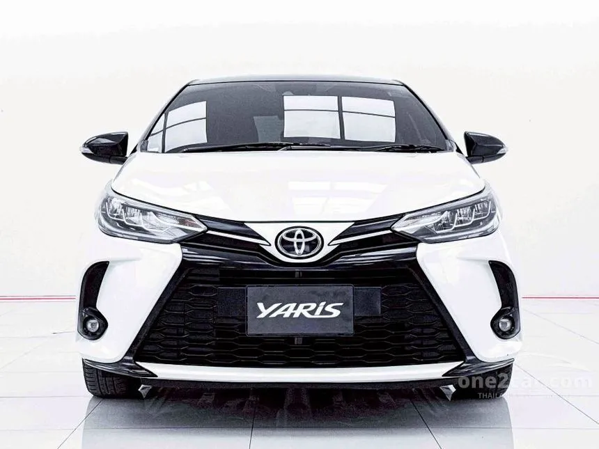 2020 Toyota YARIS Sport Premium Black Roof Hatchback