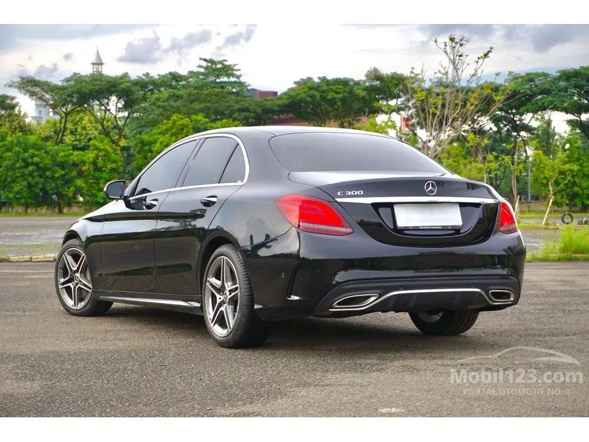 2019 Mercedes-Benz C300 AMG Line Sedan