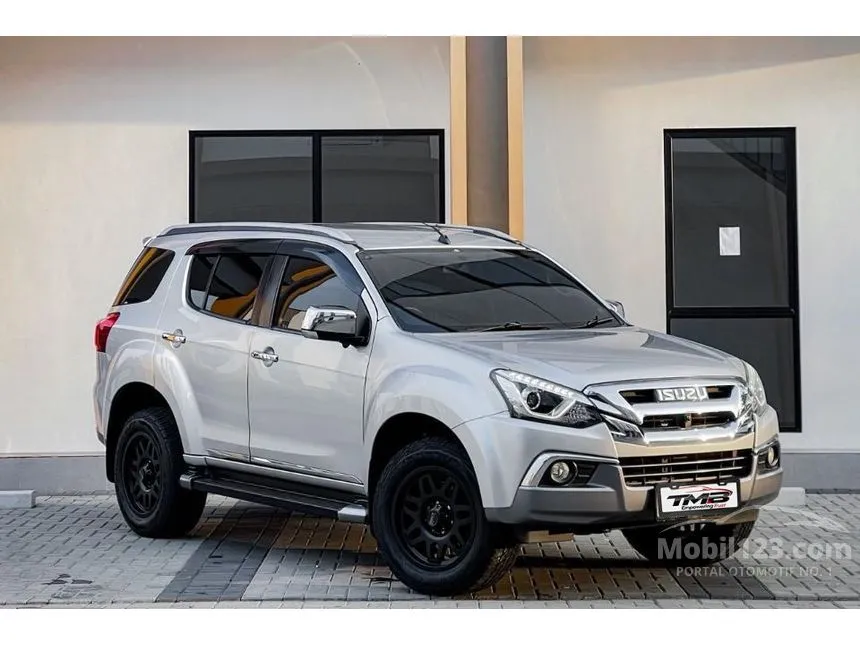 2018 Isuzu MU-X Premiere SUV