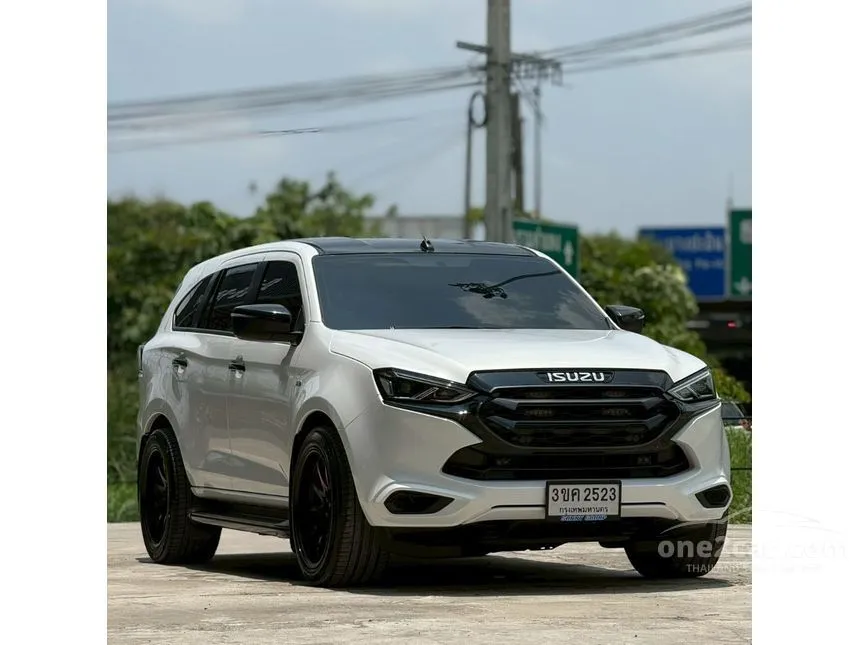 2022 Isuzu MU-X Active SUV