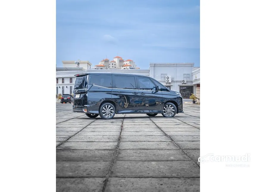 2023 Toyota Voxy (Premium Color) MPV